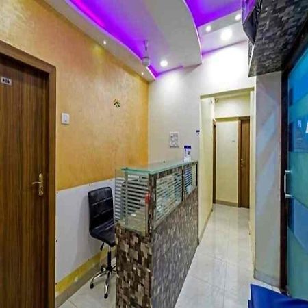 Hotel New Sarah Inn, Andheri West Mumbai Exteriör bild