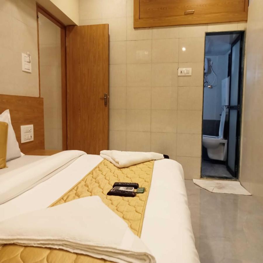 Hotel New Sarah Inn, Andheri West Mumbai Exteriör bild