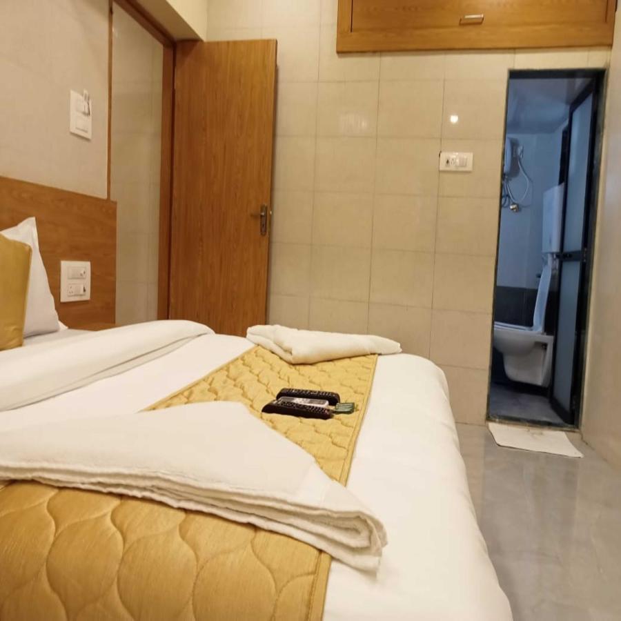 Hotel New Sarah Inn, Andheri West Mumbai Exteriör bild