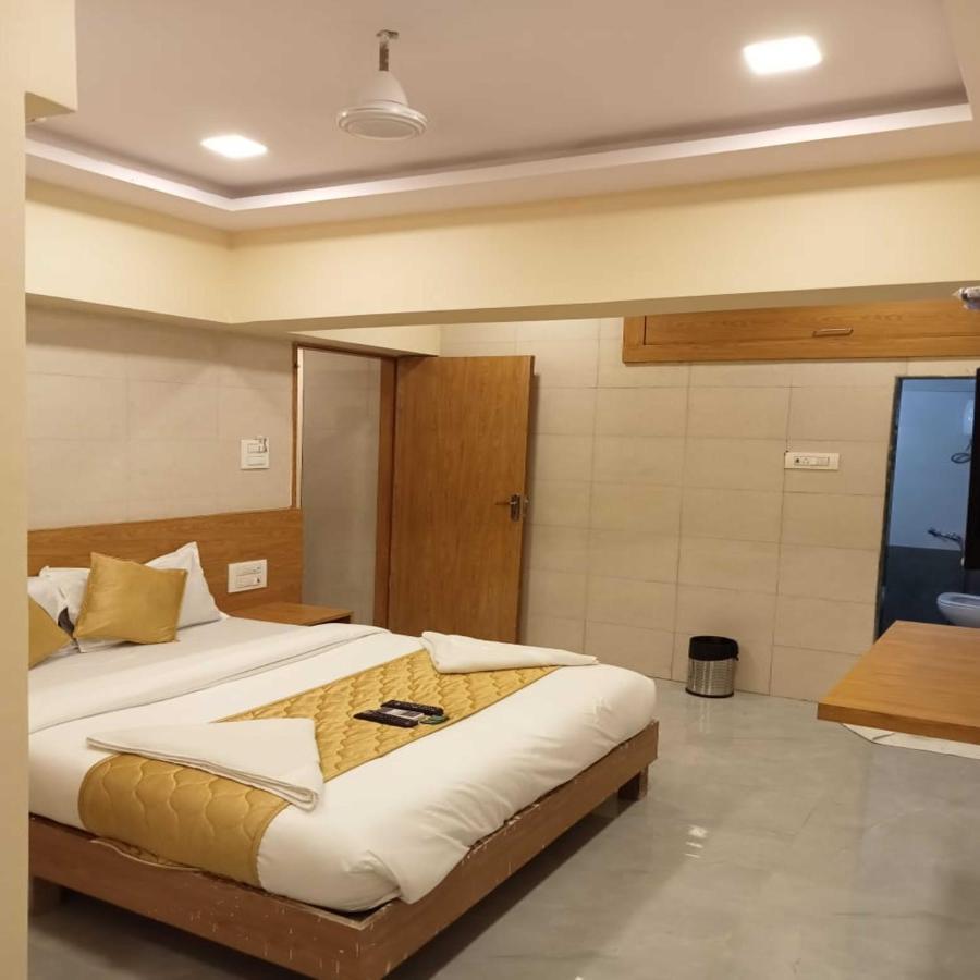 Hotel New Sarah Inn, Andheri West Mumbai Exteriör bild