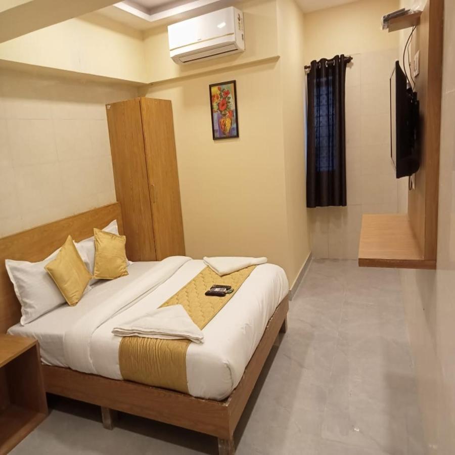 Hotel New Sarah Inn, Andheri West Mumbai Exteriör bild